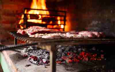 Grills vs Barbecue Pits: Match the Cooker to Your Menu