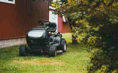 Remove the Lawn Mower Battery for Winter: Store It Right